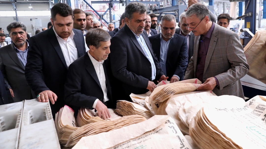 بازدید نمایندگان کمیسیون اجتماعی مجلس از بزرگترین گلخانه هیدروپونیک خاورمیانه در منطقه آزاد ارس